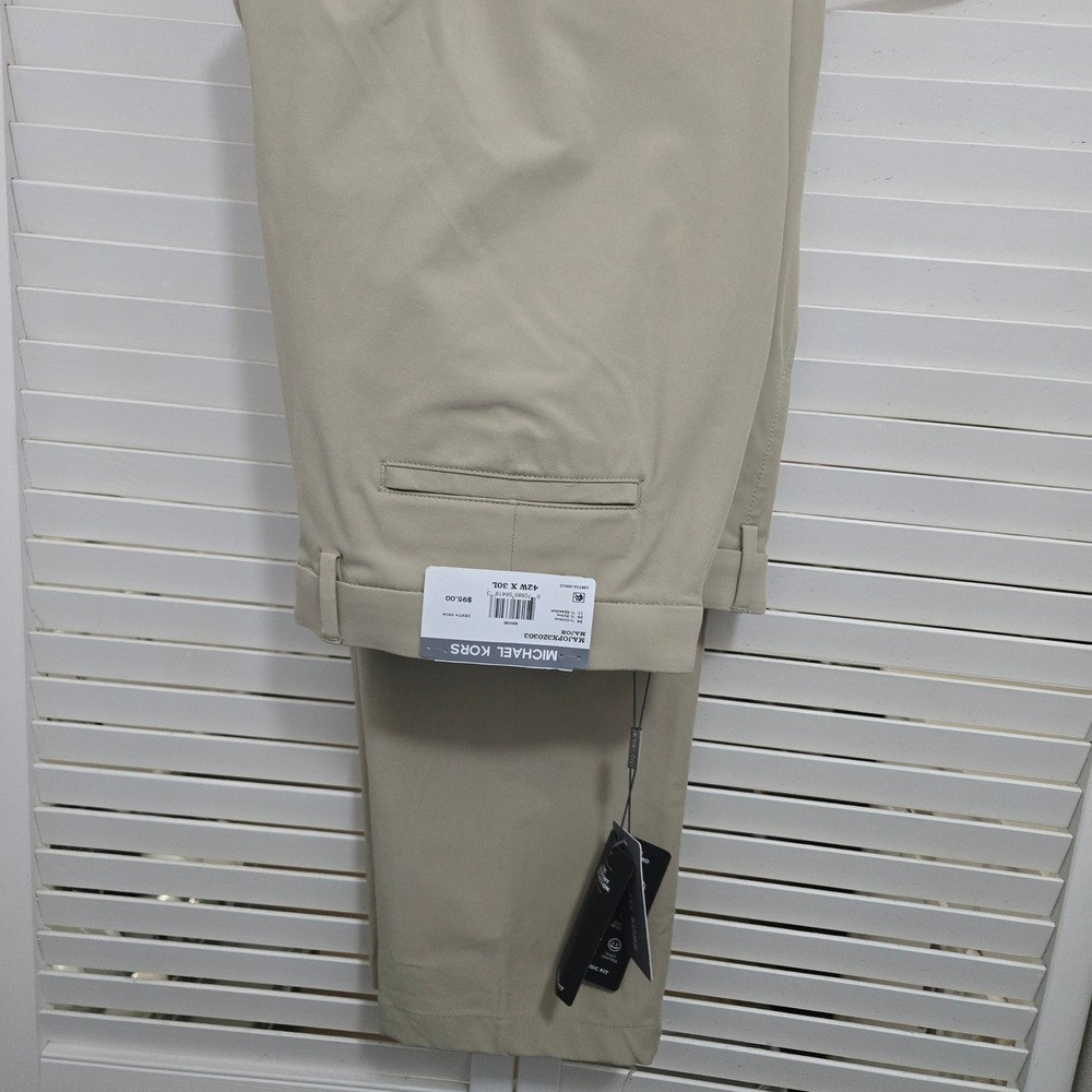 Michael Kors Mens Bedford Pant Beige Classic Fit 4-Way Stretch 42W x 30L NEW